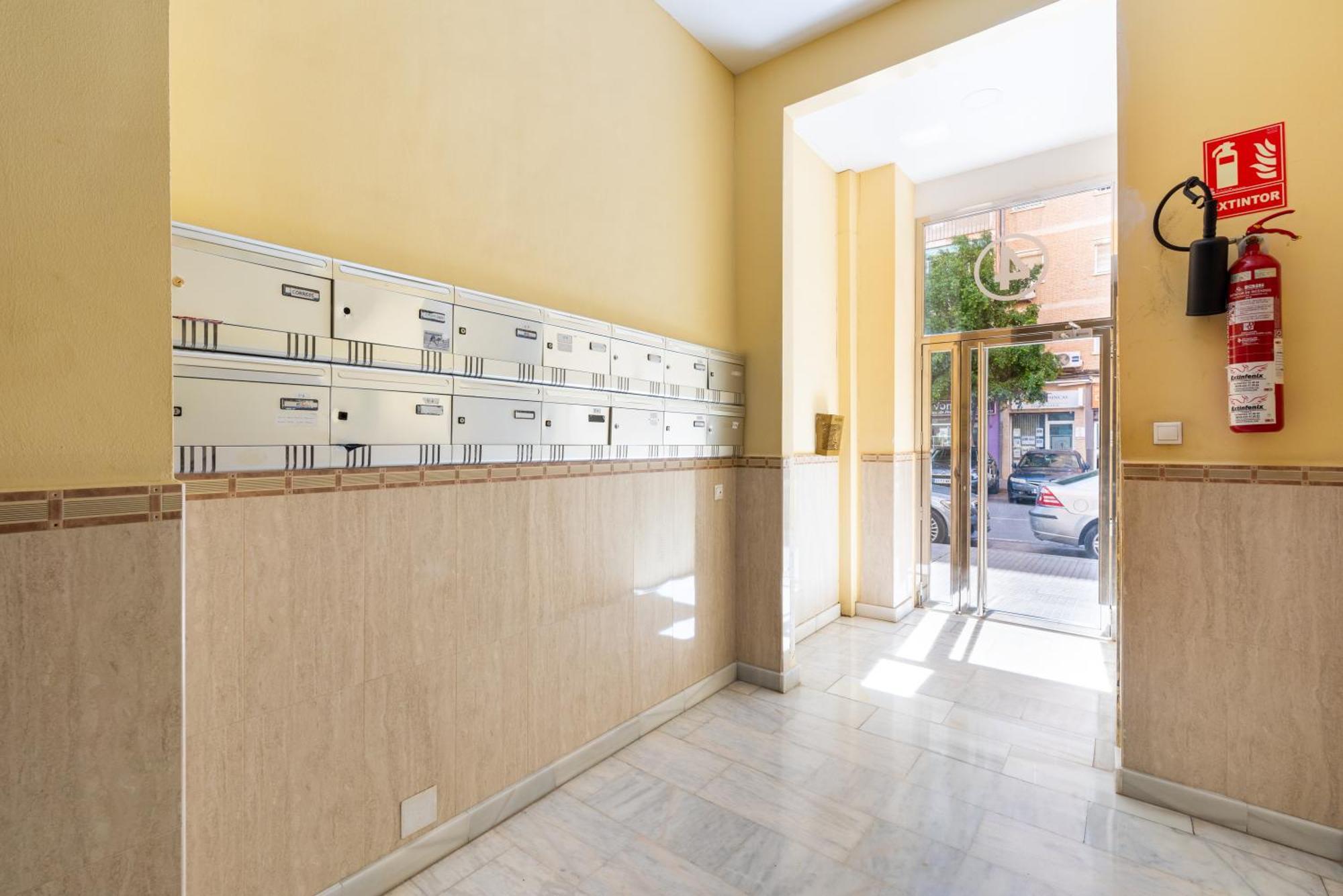 Wintowinrentals Quiet Apartment, Good Location, Free Parking Málaga Kültér fotó